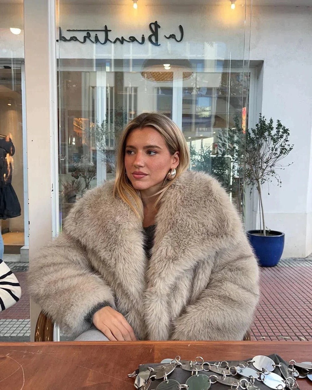 Women's Faux Fur Cropped Jacket - Beige
