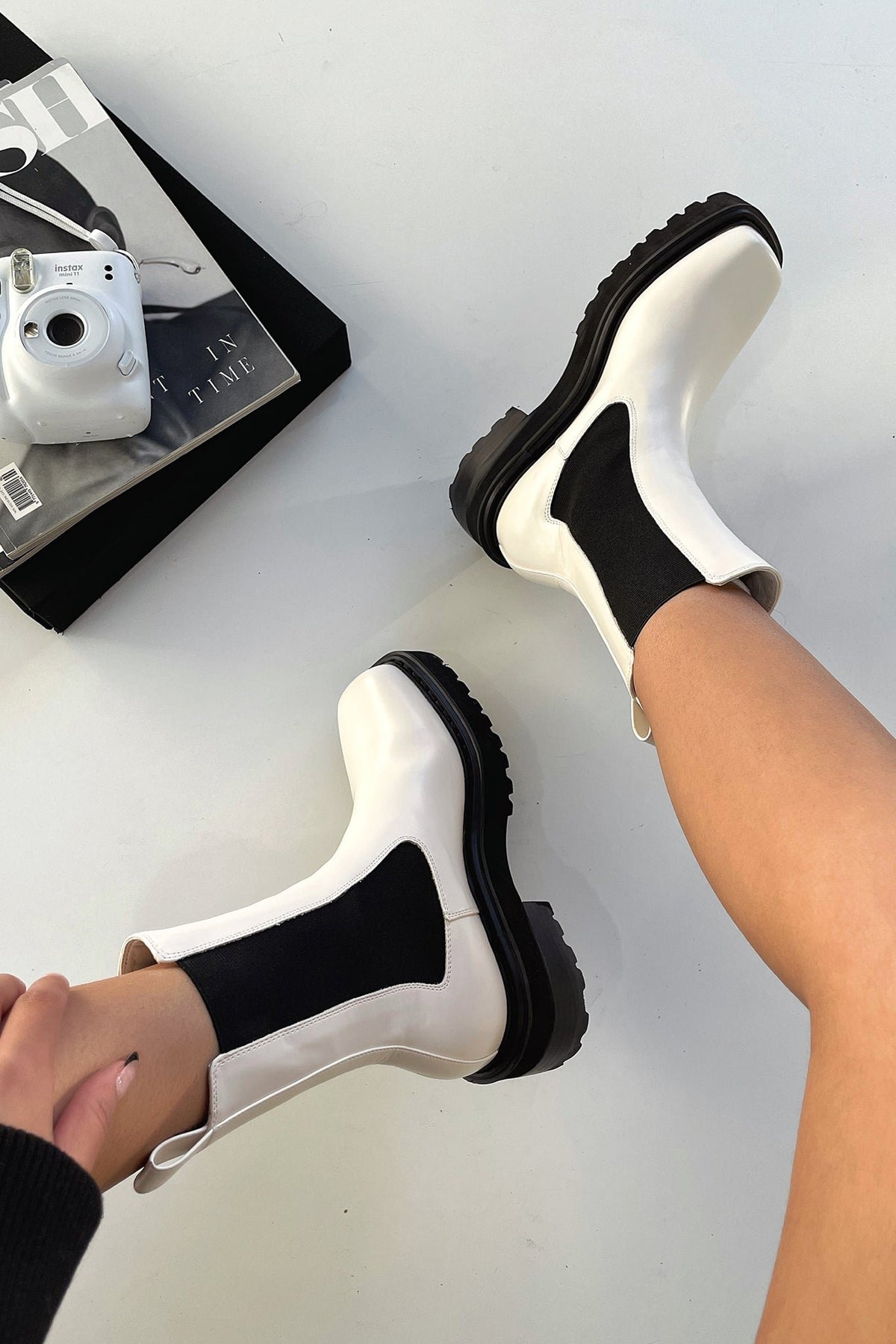 Women's Faux Leather Chelsea Boots - White